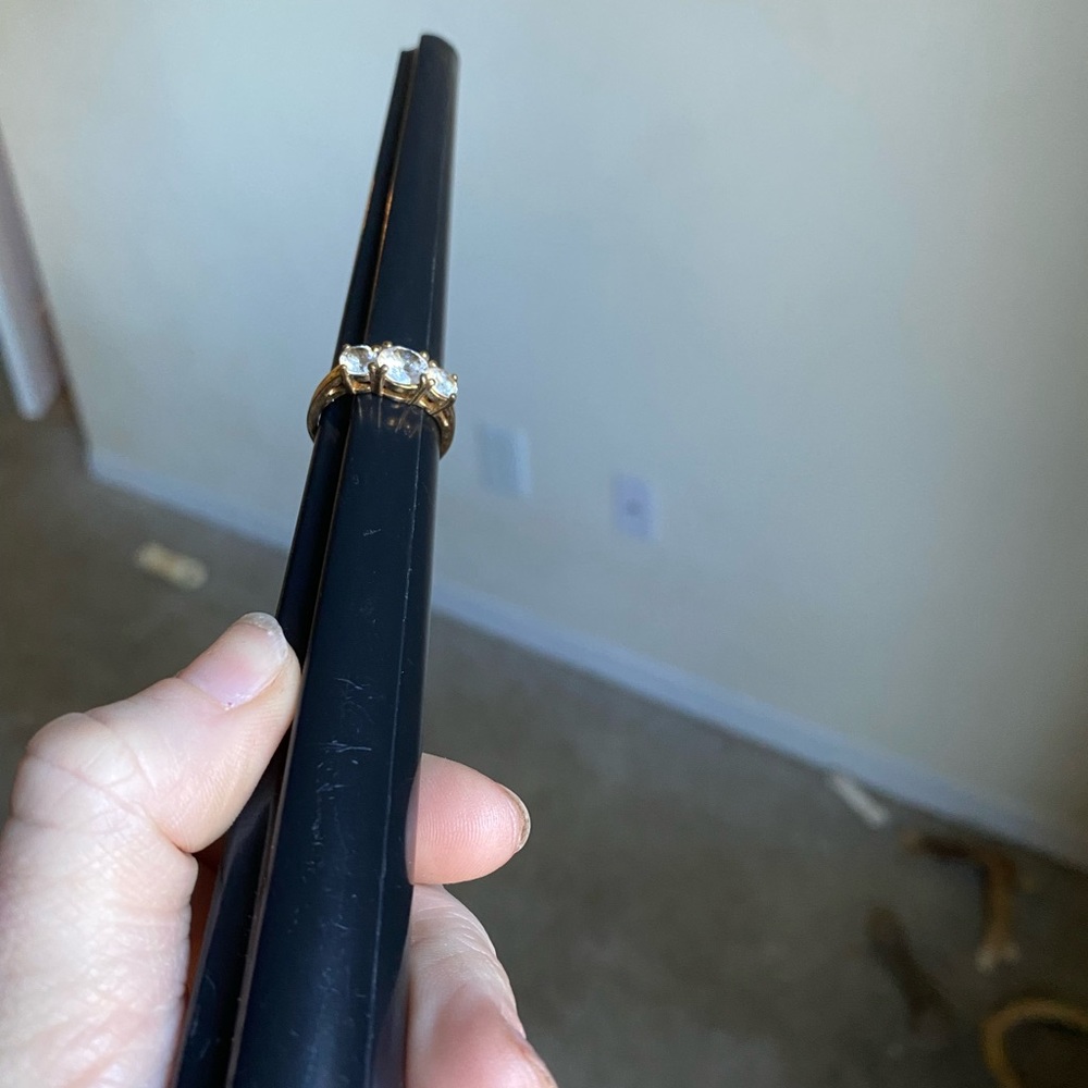 Vintage RJ Avon Ring - Picture 3 of 6